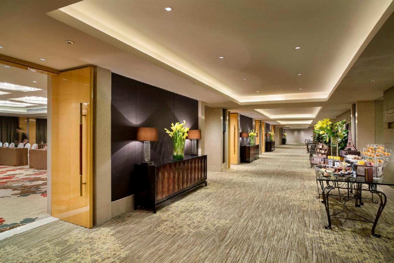 Sofitel Westlake - Few Steps To West Lake, With Panoramic View Terrace Hotel 5*